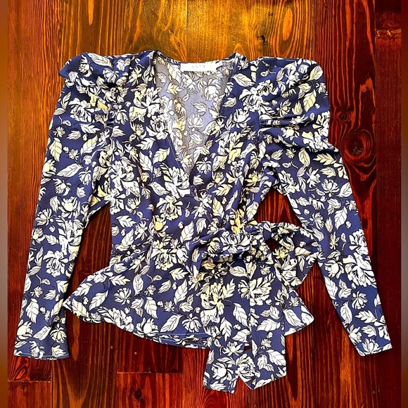 ASTR Floral Wrap Style Peplum Blue and White Blouse Top - Picture 2 of 9
